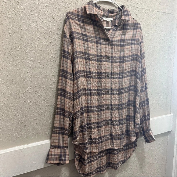 BeachLunchLounge Light Tan Plaid Crinkle Button Down Top S - Picture 2 of 5